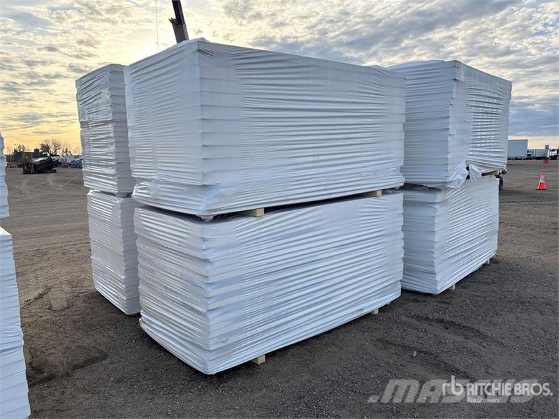  Quantity of (8) Polyiso Insulation المصاعد والرافعات المادية