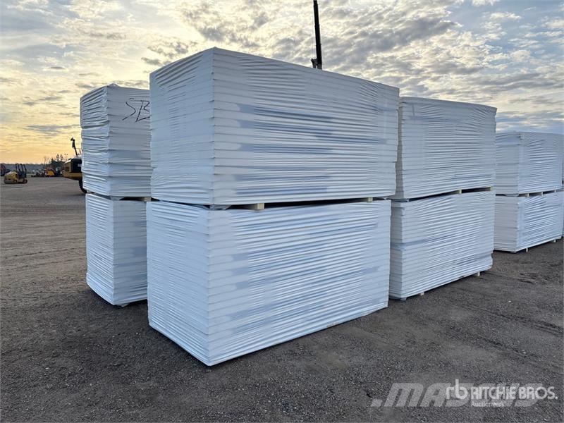  Quantity of (8) Polyiso Insulation المصاعد والرافعات المادية