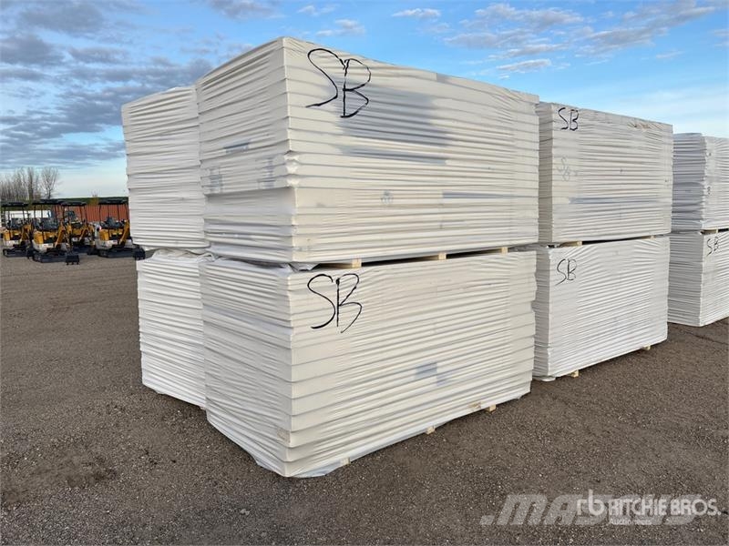  Quantity of (8) Polyiso Insulation المصاعد والرافعات المادية