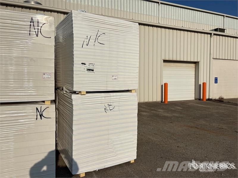 Quantity of (8) Polyiso Insulation Csörlők, emelőberendezések és anyagmozgató liftek