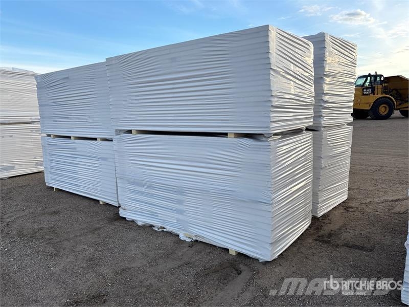  Quantity of (8) Polyiso Insulation المصاعد والرافعات المادية
