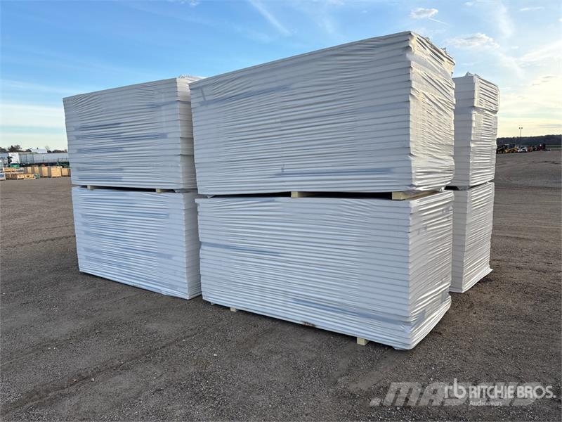  Quantity of (8) Polyiso Insulation المصاعد والرافعات المادية