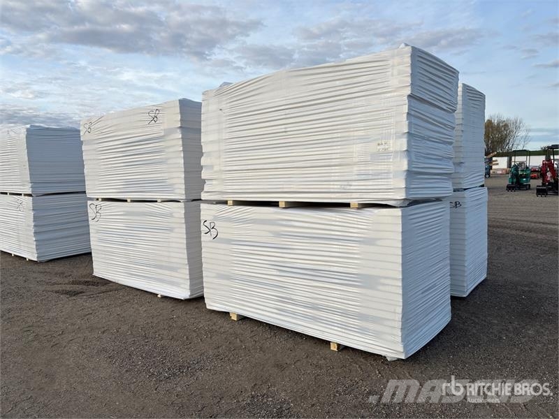  Quantity of (8) Polyiso Insulation المصاعد والرافعات المادية