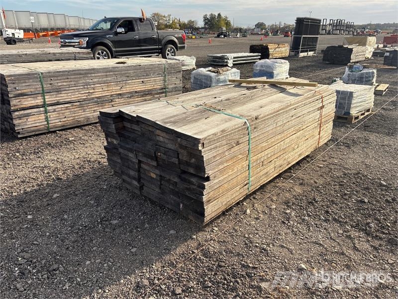  Quantity of (80) 2 in X 10 in X 8 ft SYP Lumber Outros componentes