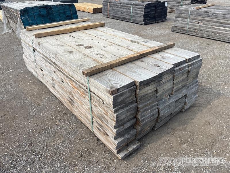 Quantity of (80) 2 in x 10 in x 8 ft SYP Lumber Andet tilbehør