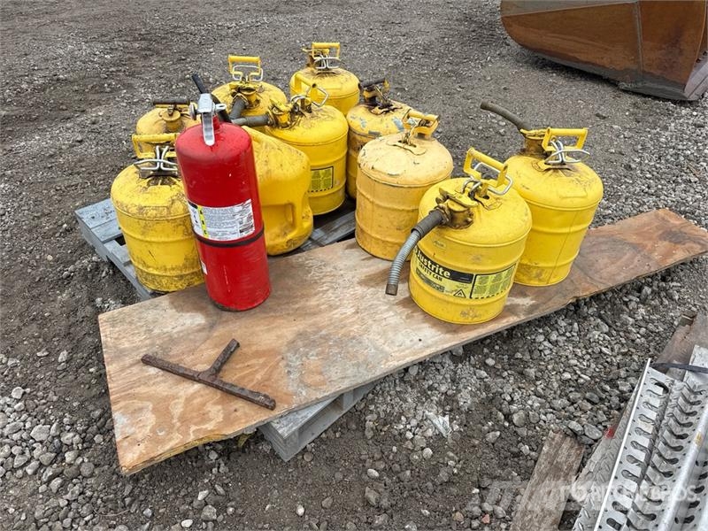  Quantity of (9) Justrite Flammable Liquid Safety C Outros componentes