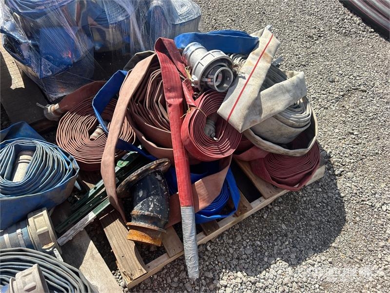  Quantity of (9) Pallets of Hose その他部品