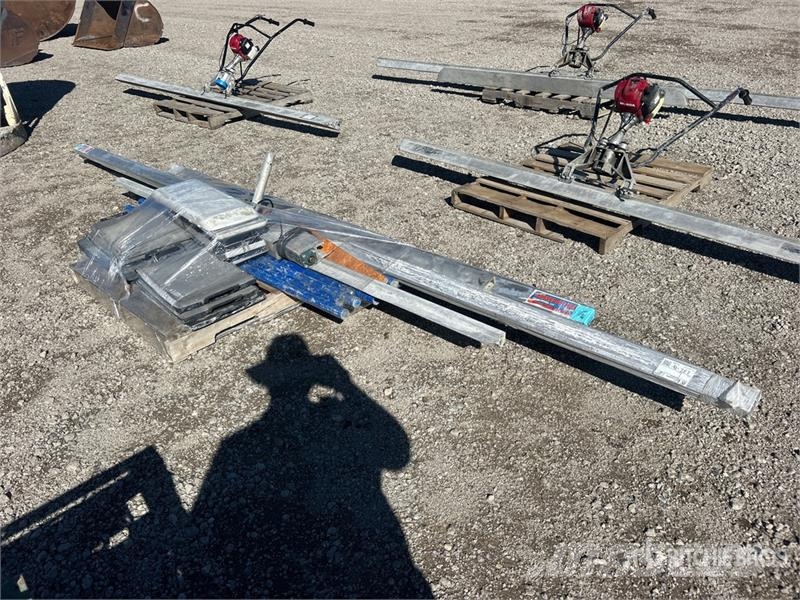 Quantity of Concrete Finishing Tools Sonstige Baumaschinen