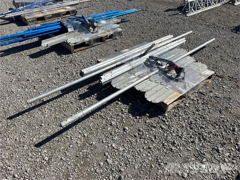 Quantity of Concrete Floats معدات البناء - غير ذلك