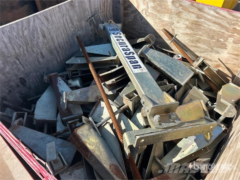 Quantity of Crates of Metal Brackets Seilwinden, Bauaufzüge und Lastenaufzüge