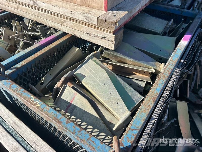 Quantity of Crates of Metal Brackets Seilwinden, Bauaufzüge und Lastenaufzüge