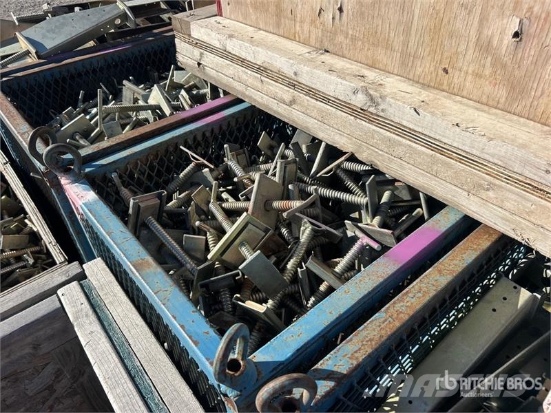 Quantity of Crates of Metal Brackets Seilwinden, Bauaufzüge und Lastenaufzüge