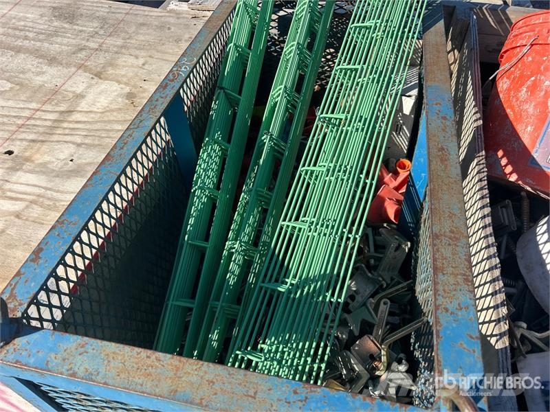 Quantity of Crates of Metal Brackets Seilwinden, Bauaufzüge und Lastenaufzüge