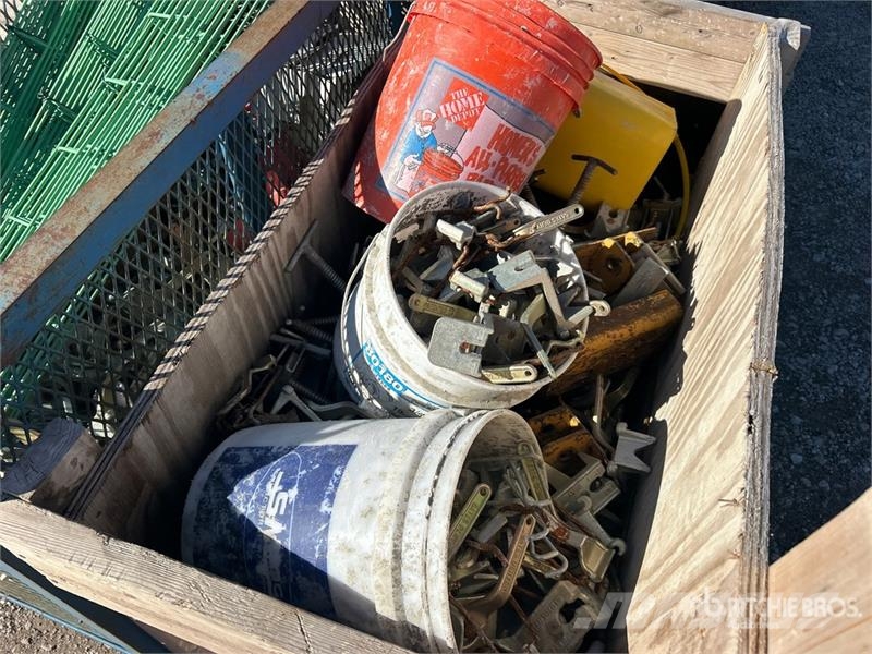 Quantity of Crates of Metal Brackets Seilwinden, Bauaufzüge und Lastenaufzüge