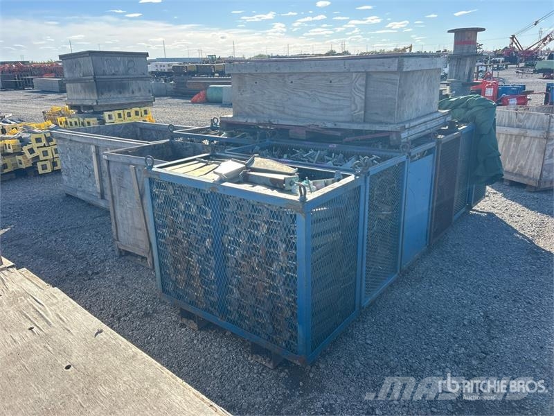 Quantity of Crates of Metal Brackets Seilwinden, Bauaufzüge und Lastenaufzüge