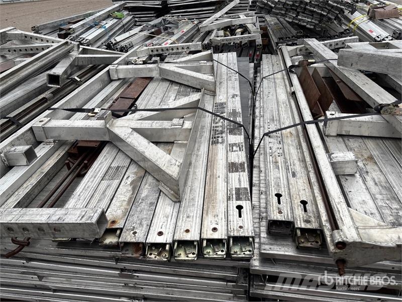  Quantity of Decking Drugi deli