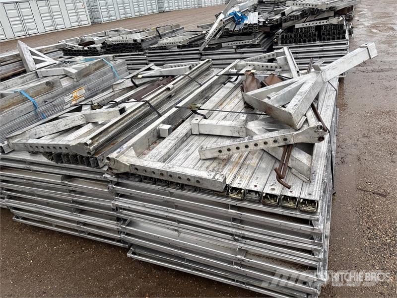  Quantity of Decking Drugi deli