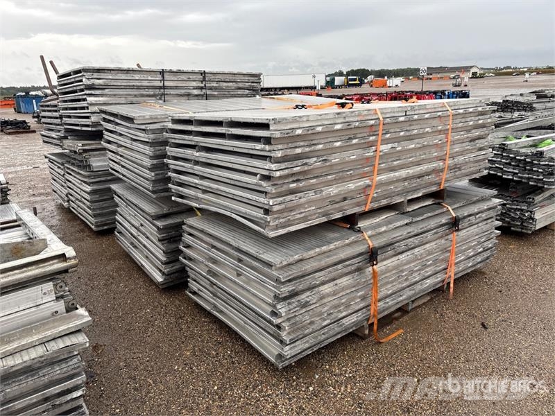  Quantity of Decking Drugi deli
