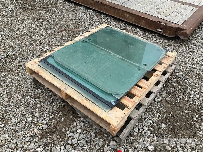 Quantity of Excavator Windshield and Door Glass Pa Andet tilbehør
