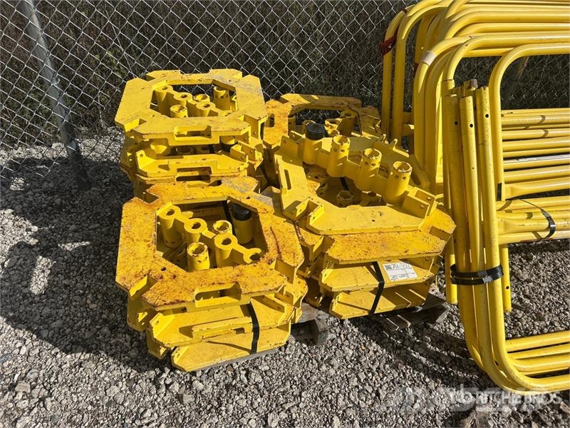  Quantity of Garlock 10 ft Sections Safety Railing Būvniecība- Citi