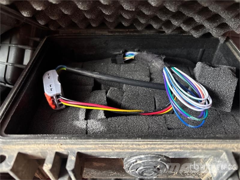 Quantity of GPS Cases Instrumenti, oprema za mjerenje i automatizaciju