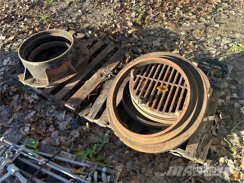  Quantity of Manholes and Manhole Covers معدات البناء - غير ذلك