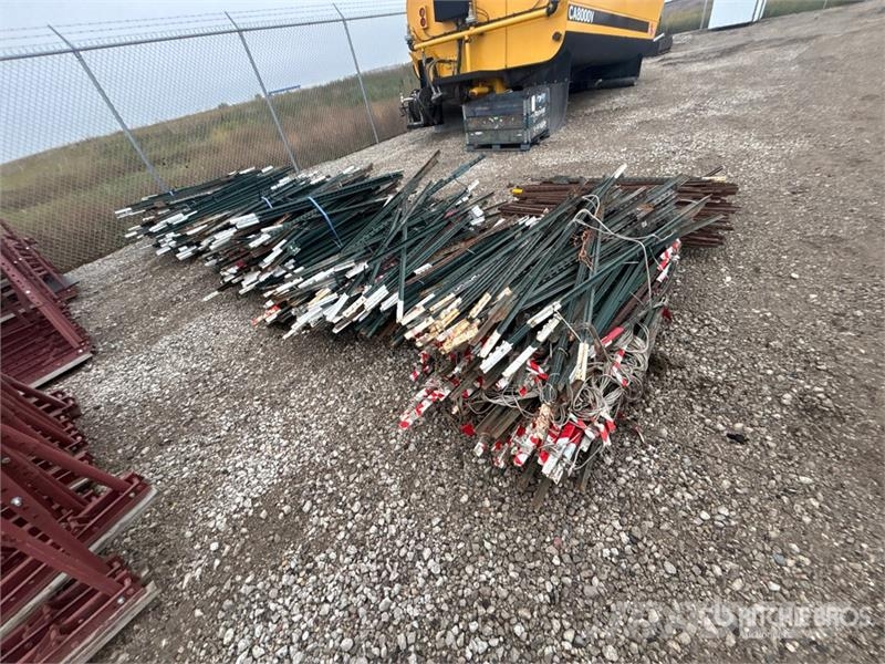 Quantity of Metal Fence posts Pacēlāji, vinčas un materiālu lifti