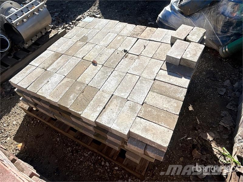  Quantity of Pavers المصاعد والرافعات المادية