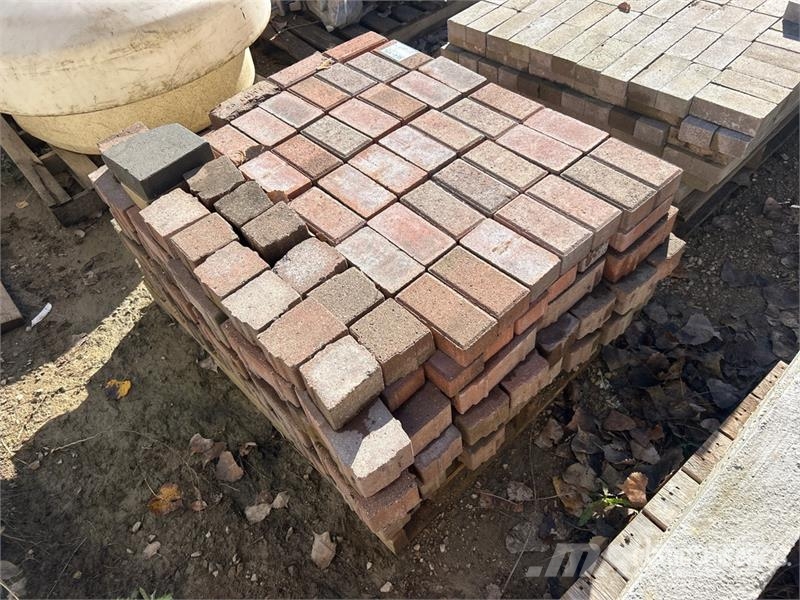 Quantity of Pavers Csörlők, emelőberendezések és anyagmozgató liftek