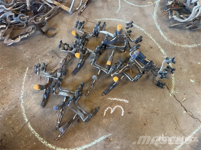  Quantity of PE Pipe Vice Grips Other components