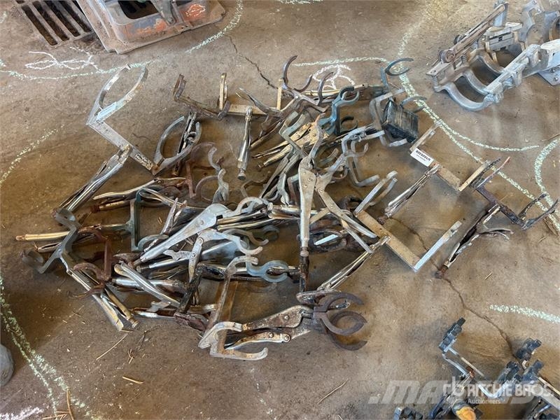  Quantity of PE Pipe Vice Grips Other components