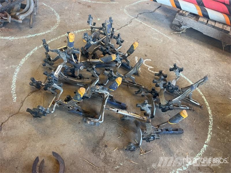  Quantity of PE Pipe Vice Grips Other components