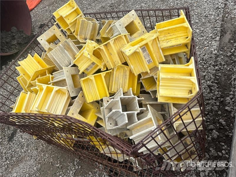  Quantity of Poly Interlacing Rig Mats Комплектующие и запасные части для бурильных установок