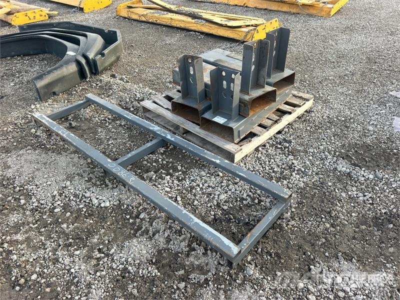 Quantity of Steel Brackets Būvniecība- Citi
