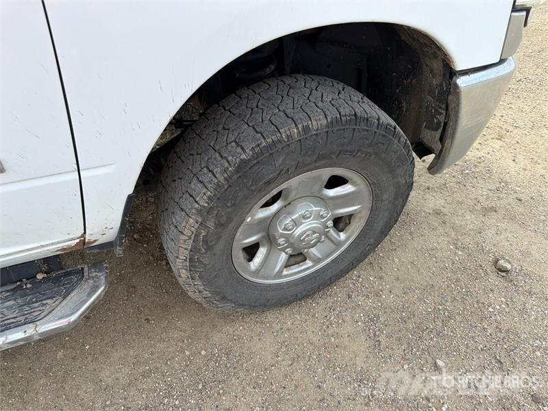 RAM 2500 4x4 Crew Cab Pickup Anders