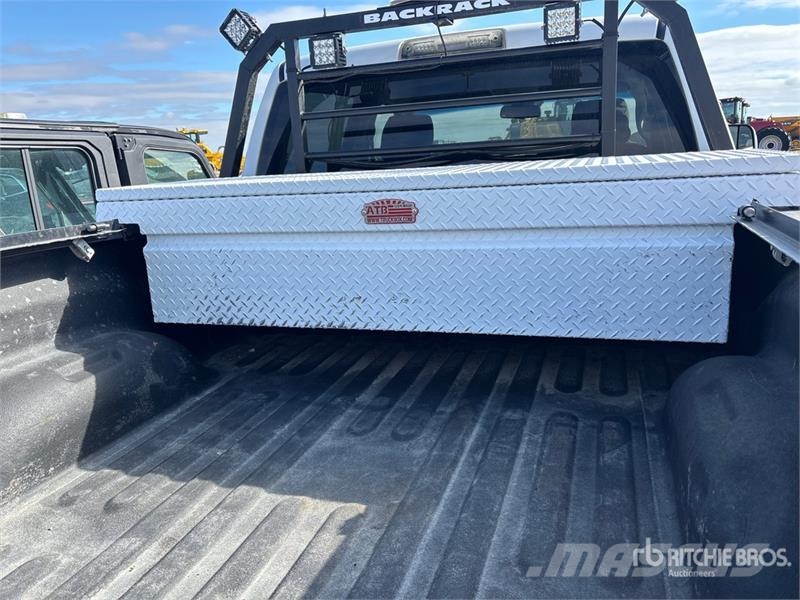 RAM 2500 4x4 Crew Cab Pickup Diger
