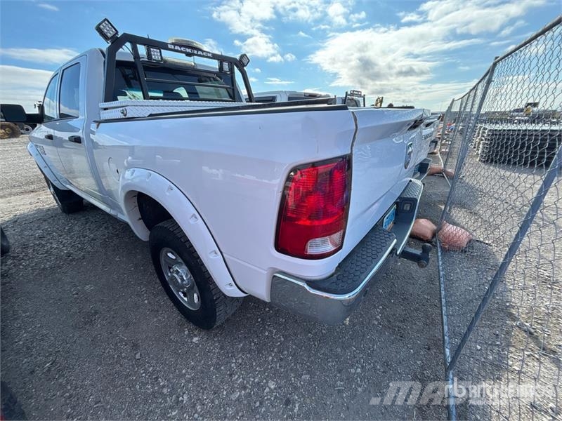 RAM 2500 4x4 Crew Cab Pickup Diger