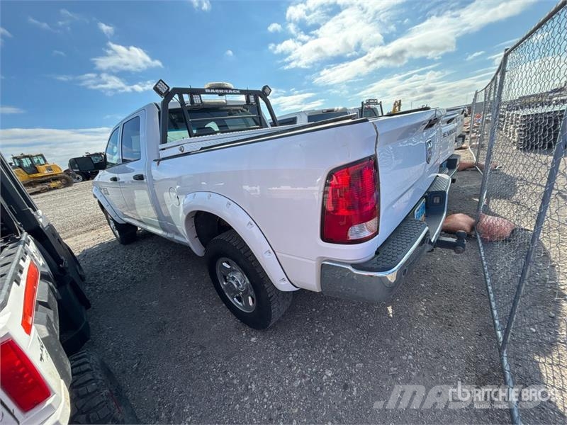RAM 2500 4x4 Crew Cab Pickup Diger