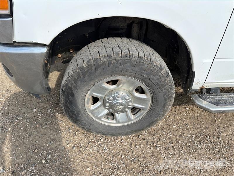 RAM 2500 4x4 Crew Cab Pickup Anders