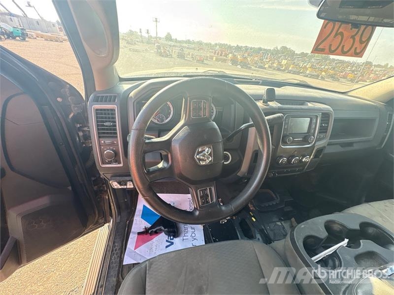 RAM 2500 4x4 Crew Cab Pickup (Inoperable) Outros