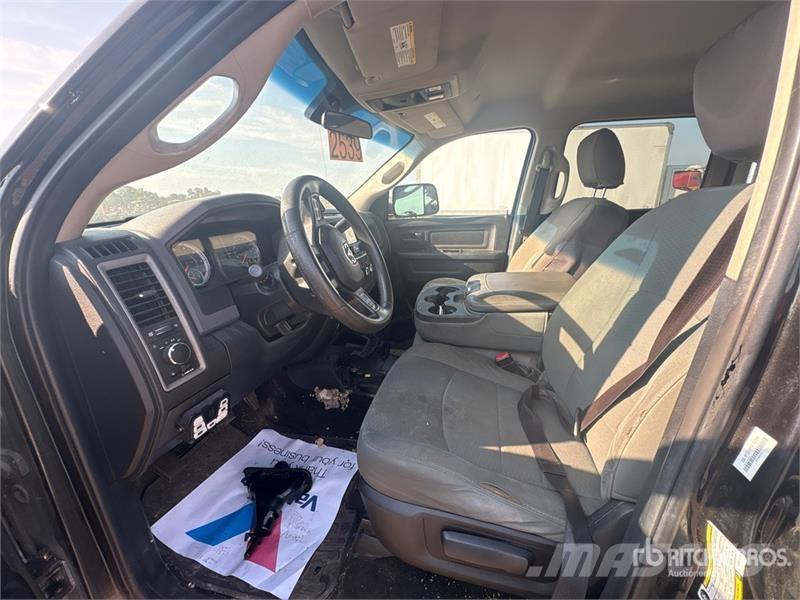 RAM 2500 4x4 Crew Cab Pickup (Inoperable) Outros