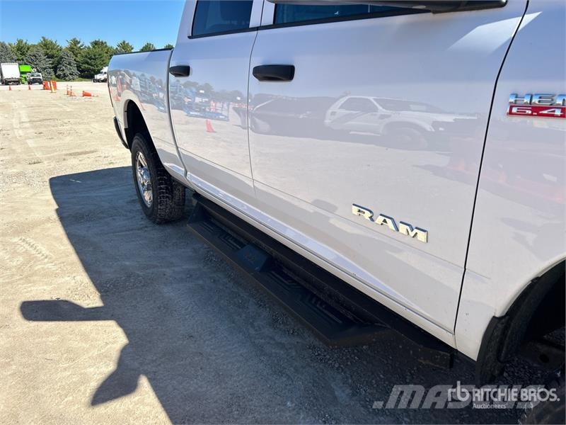 RAM 2500 4x4 Crew Cab Pickup Furgoni altro