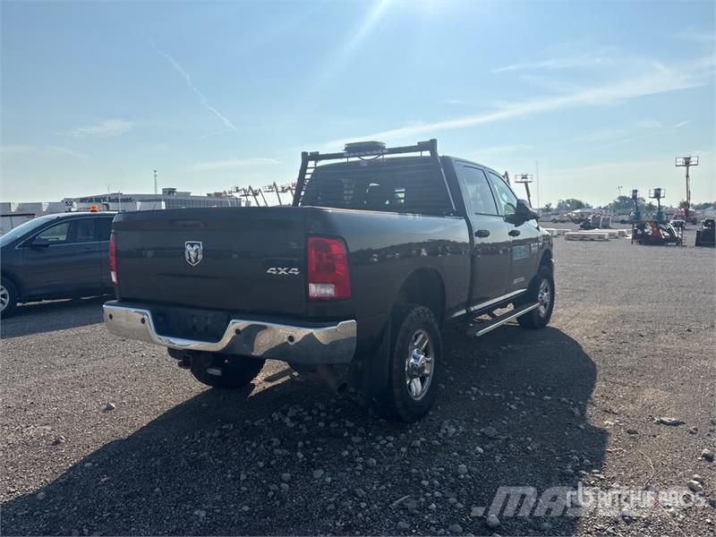 RAM 2500 4x4 Crew Cab Pickup (Inoperable) Outros