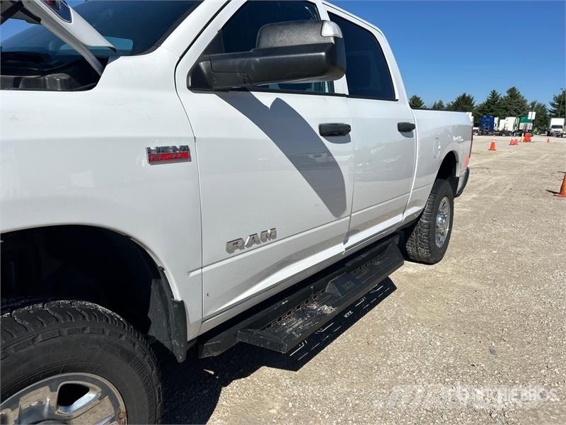 RAM 2500 4x4 Crew Cab Pickup Furgoni altro