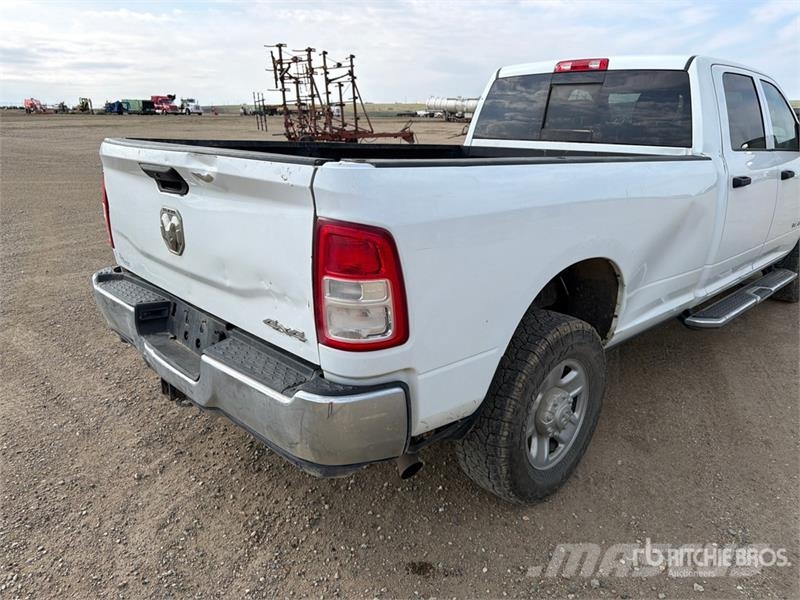 RAM 2500 4x4 Crew Cab Pickup Anders