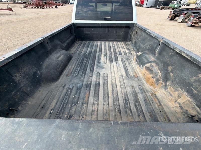 RAM 2500 4x4 Crew Cab Pickup Anders