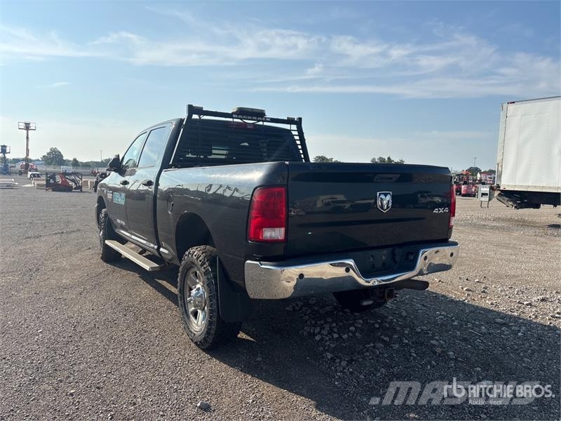 RAM 2500 4x4 Crew Cab Pickup (Inoperable) Outros