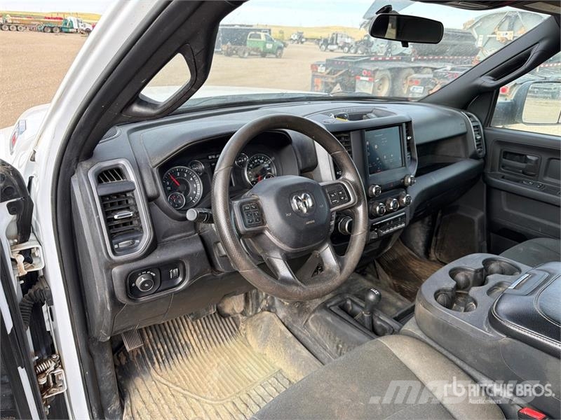 RAM 2500 4x4 Crew Cab Pickup Anders