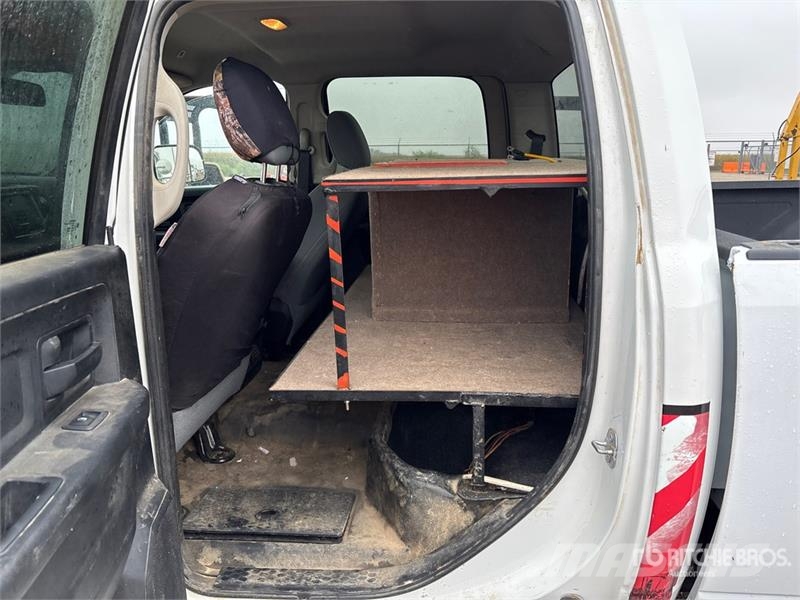 RAM 2500 4x4 Crew Cab Pickup Ostalo