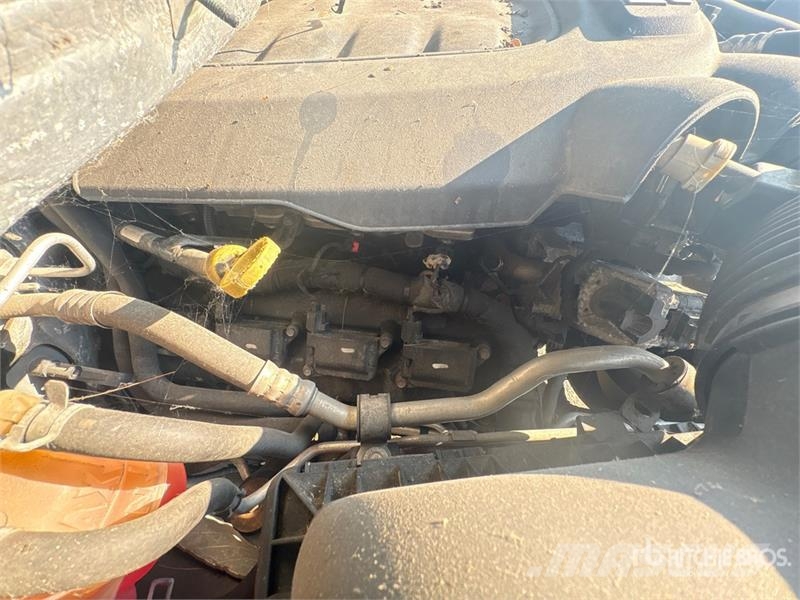 RAM 2500 4x4 Crew Cab Pickup (Inoperable) Outros